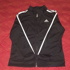I’m selling a adidas turtleneck jacket for 10.00$